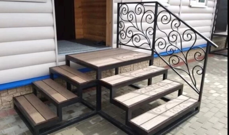 Металлические ступени для крыльца