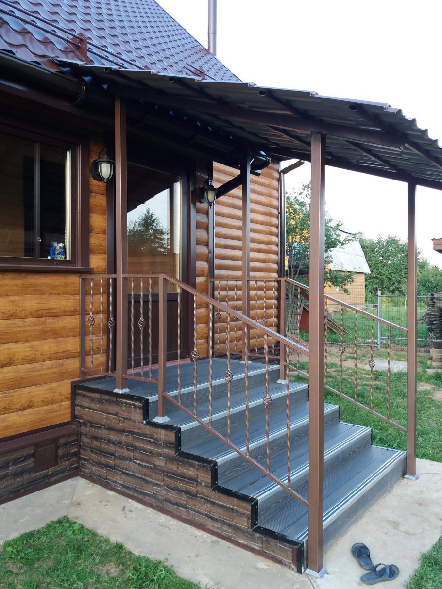 Ступеньки на веранду