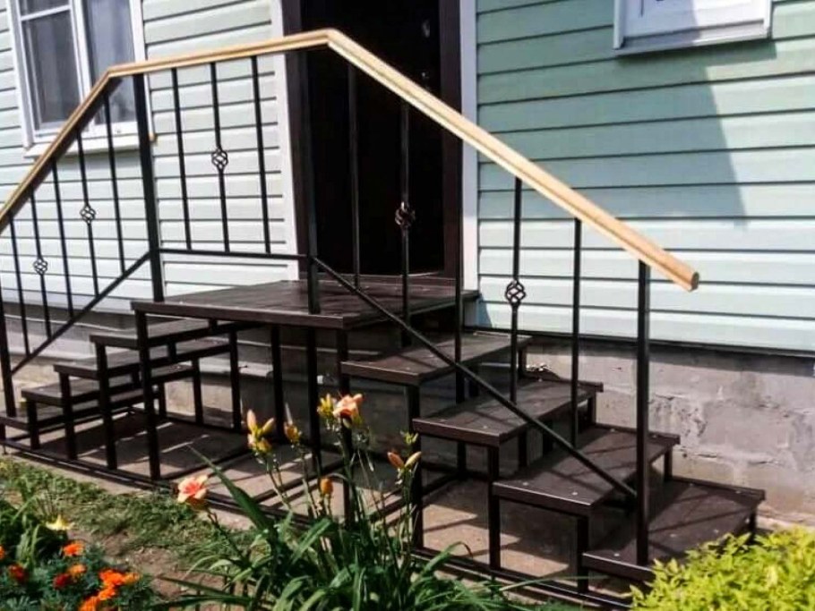 Ступеньки для крыльца