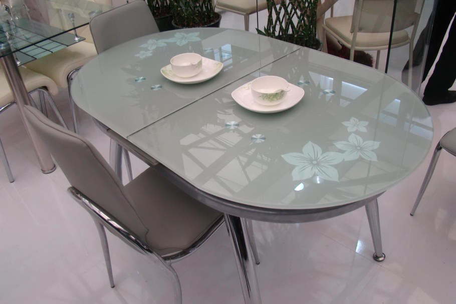 Раздвижной стеклянный стол Hoff