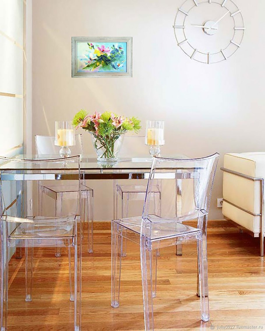 Стеклянный стол в интерьере