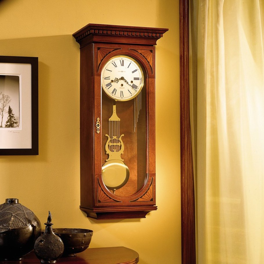 Часы настенные с маятником Howard Miller