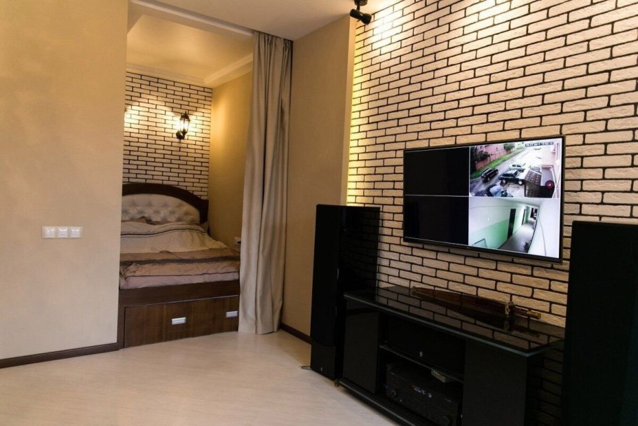 Интерьер однокомнатной квартиры с нишей