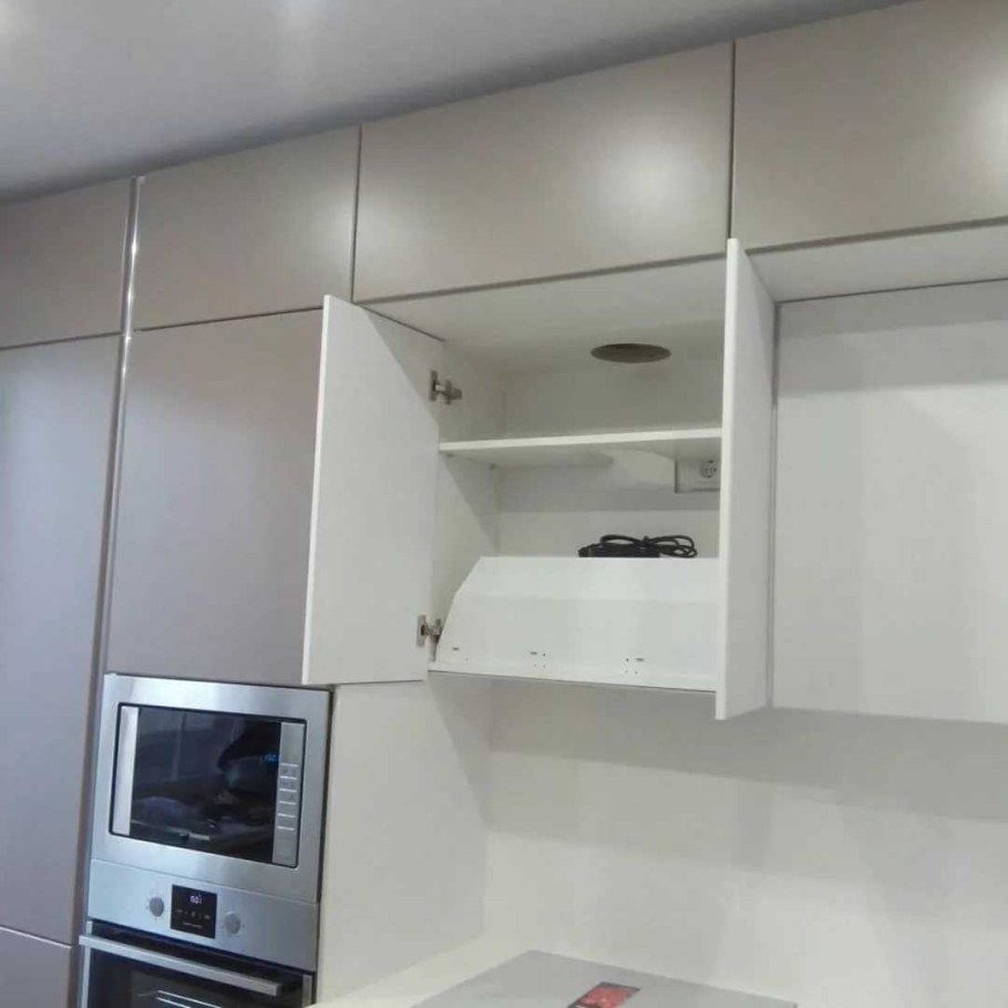 Шкаф без ручек