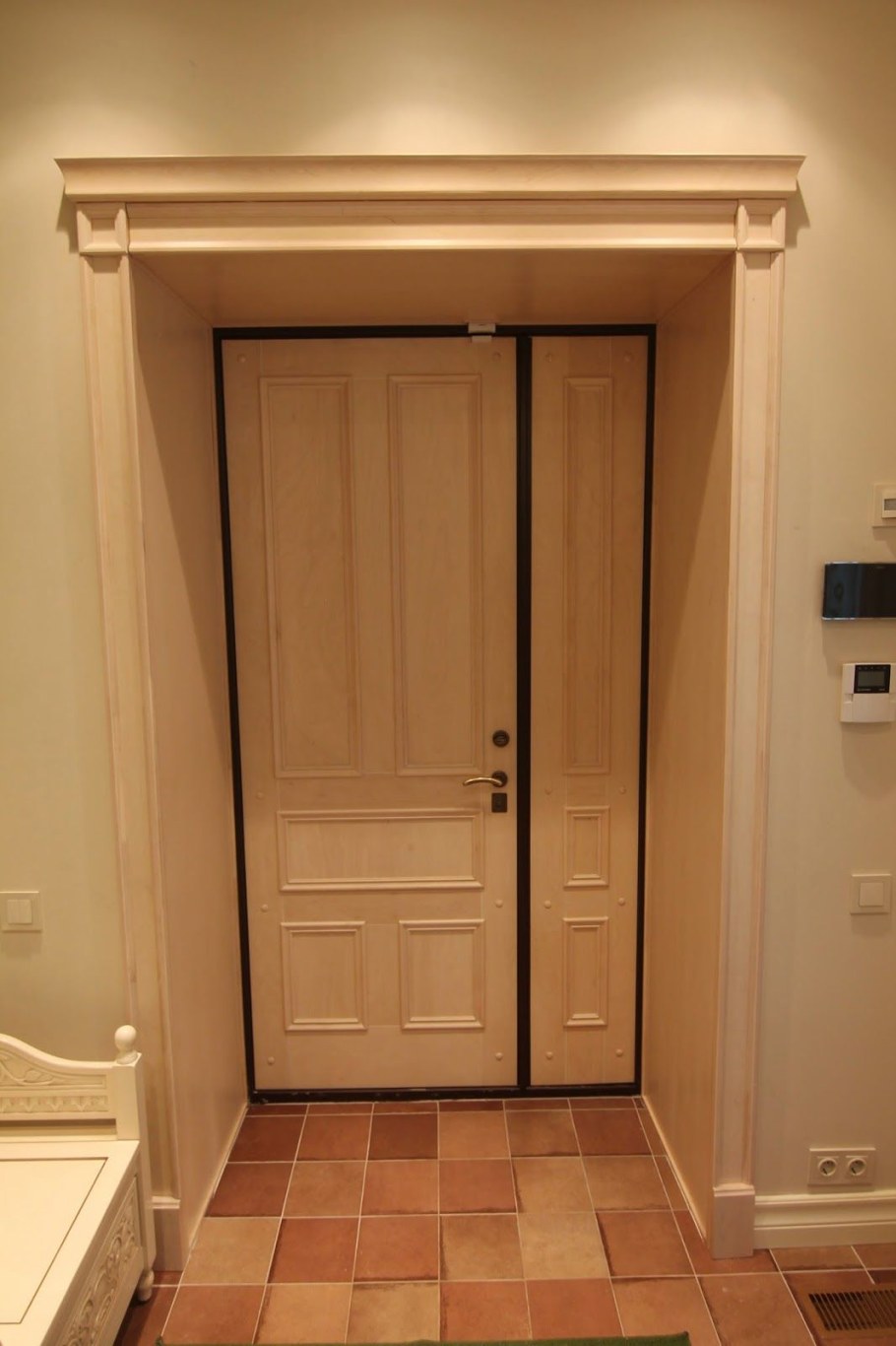 Отделка дверного проема входной двери