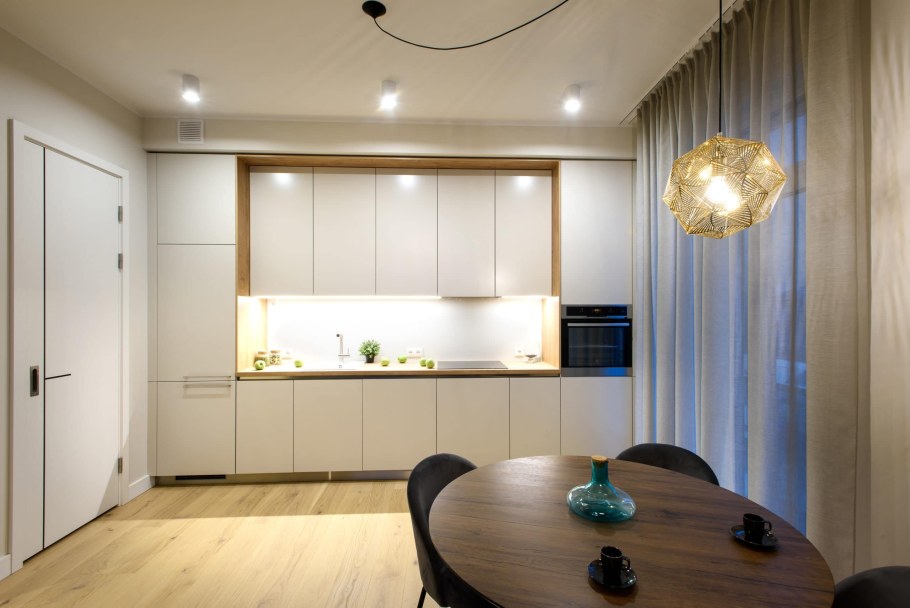 Кухня до потолка