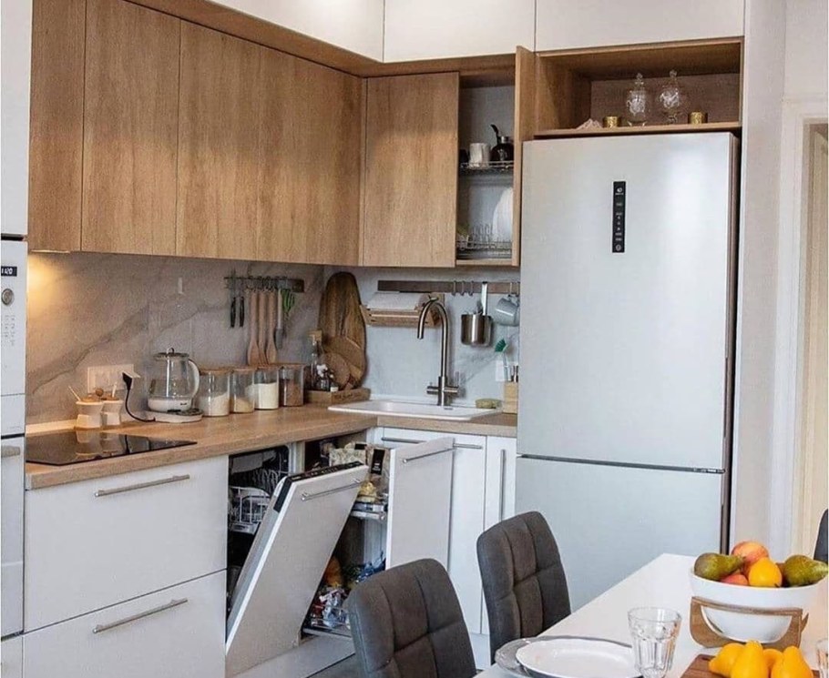 Кухня шкафы под потолок