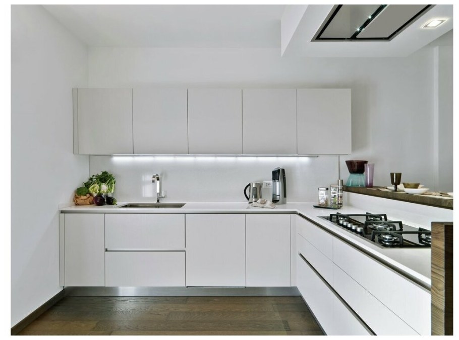 Белая матовая кухня