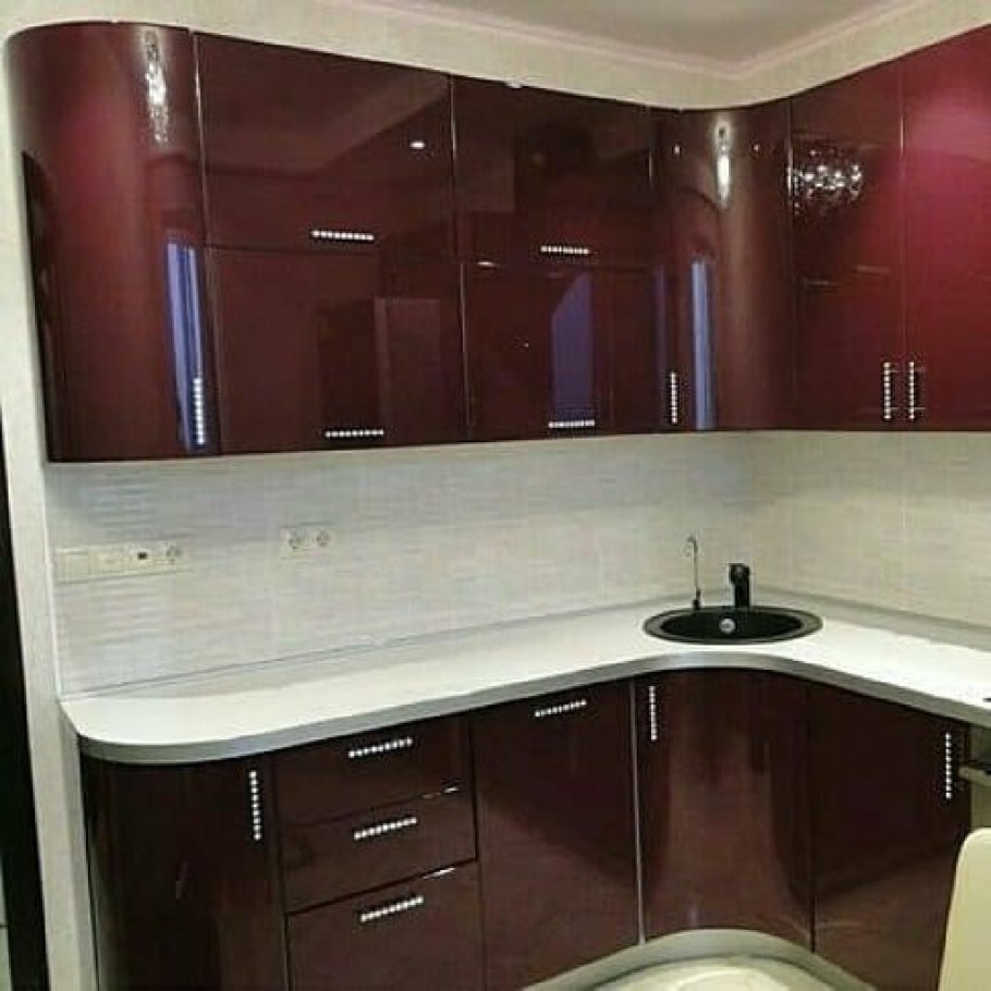 Кухонный гарнитур с радиусными фасадами