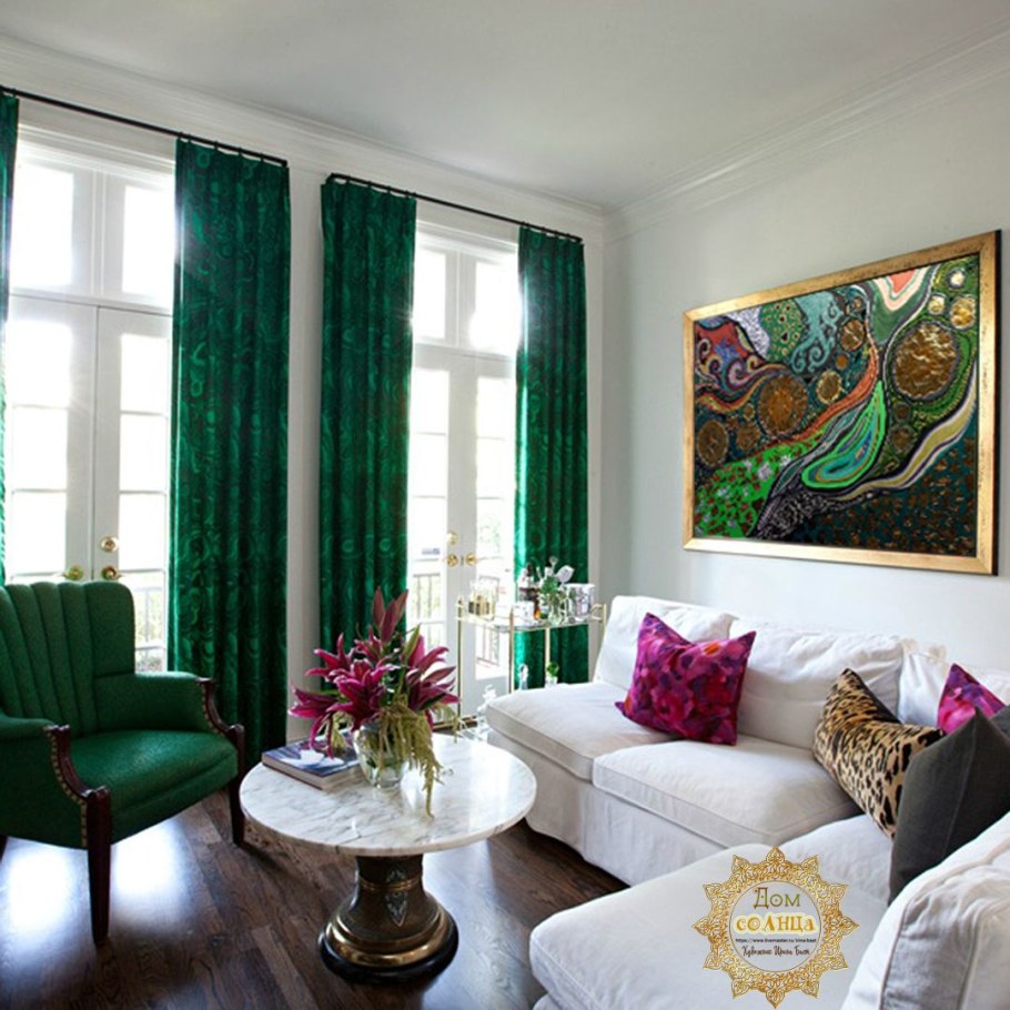 Изумрудные шторы в интерьере