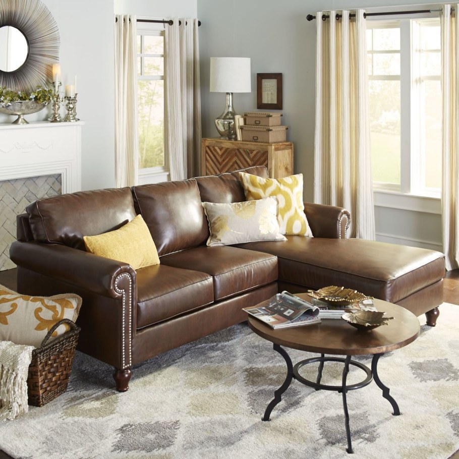 Коричневая мебель в интерьере