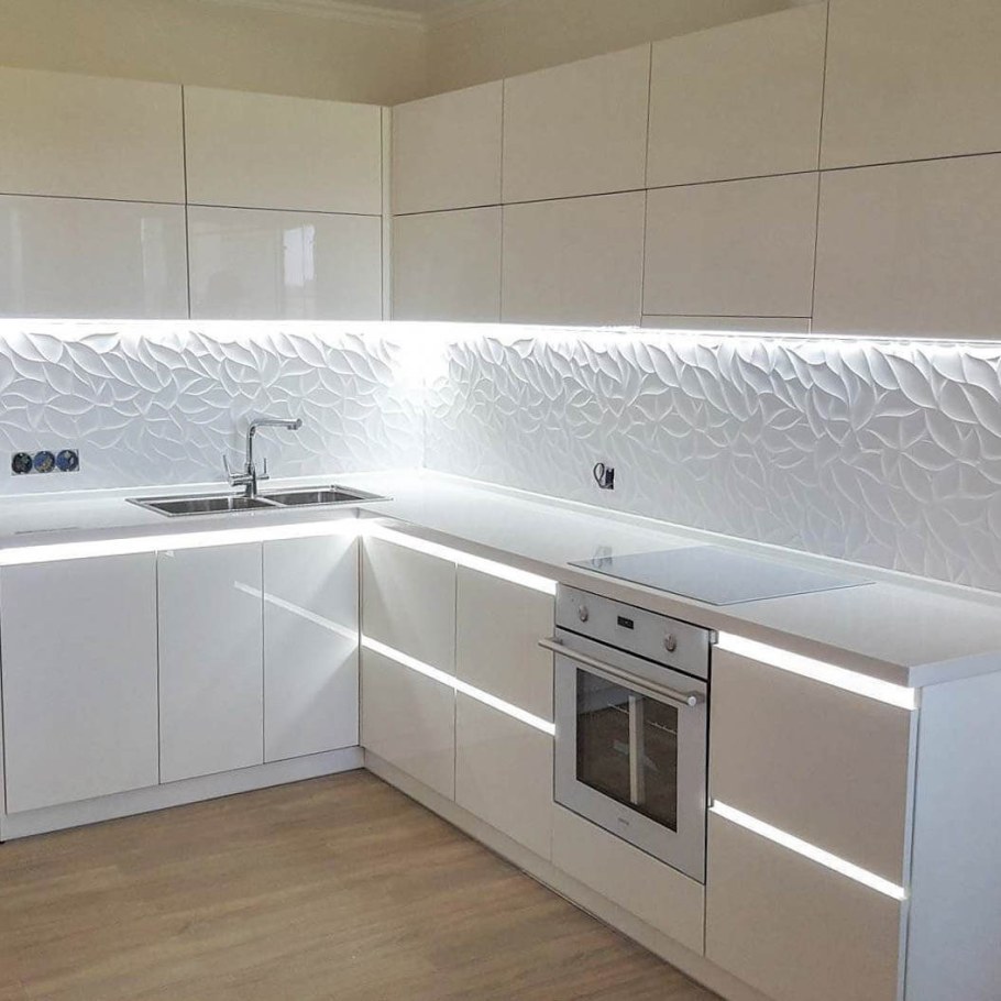 Кухня угловая белая