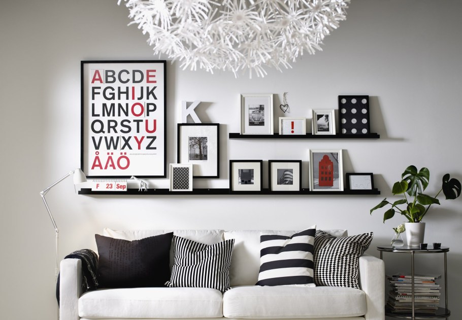 Фоторамки в интерьере гостиной