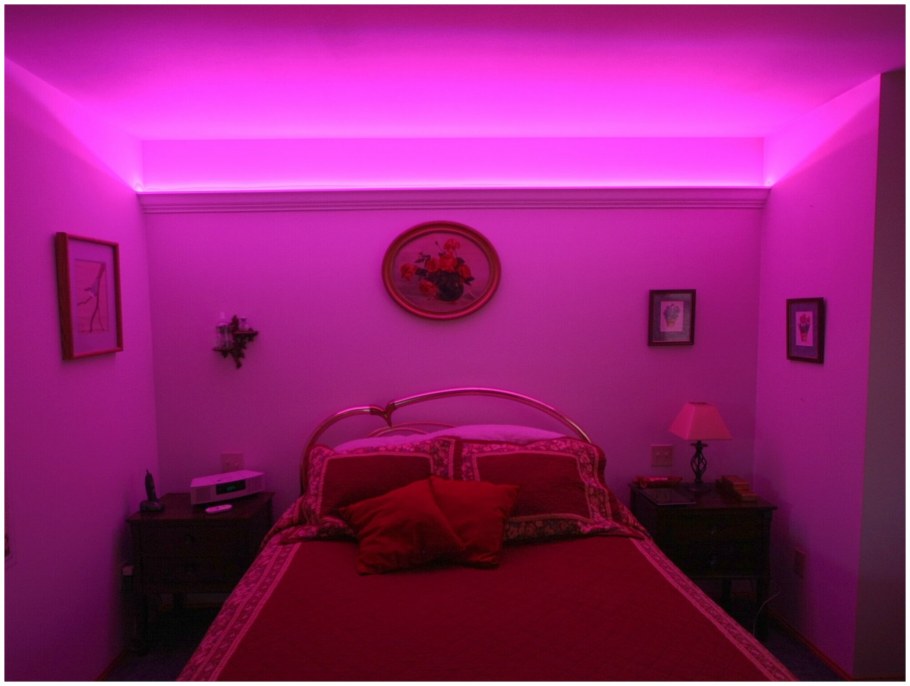 Светодиодная подсветка в комнате