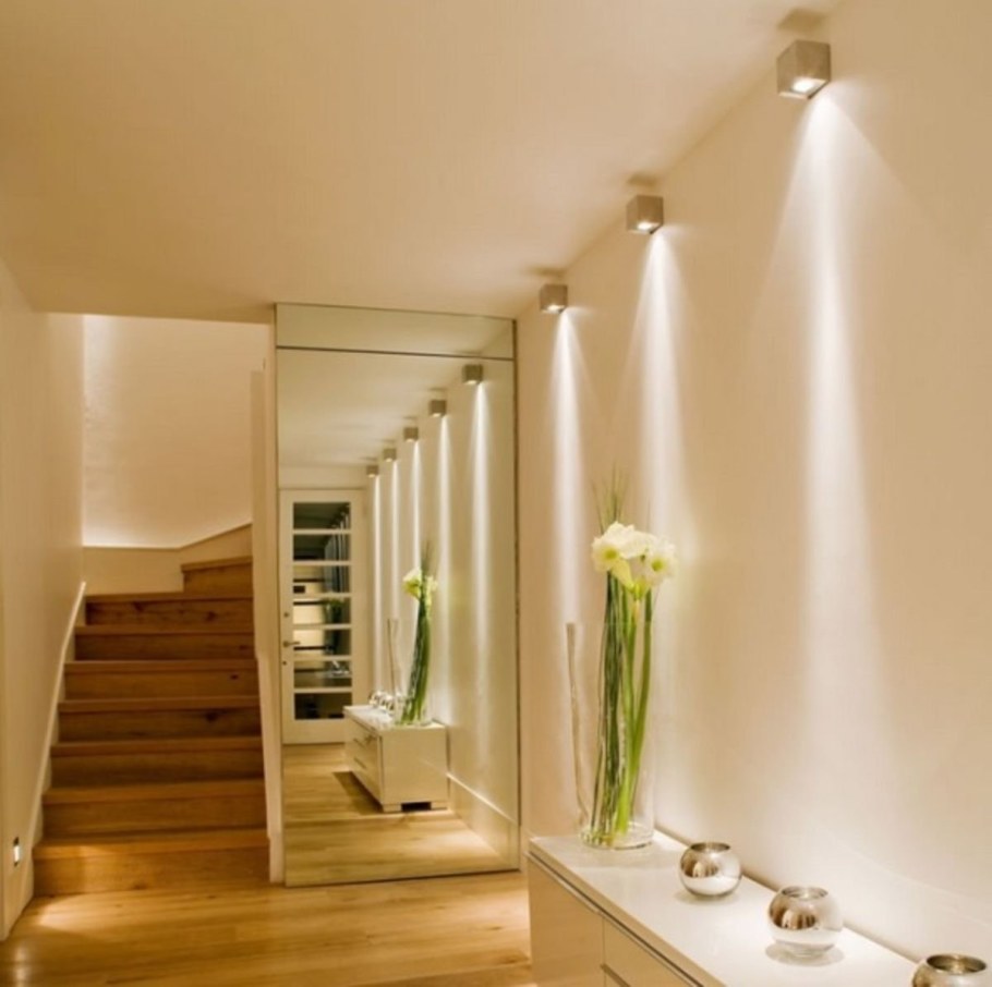 Освещение в прихожей