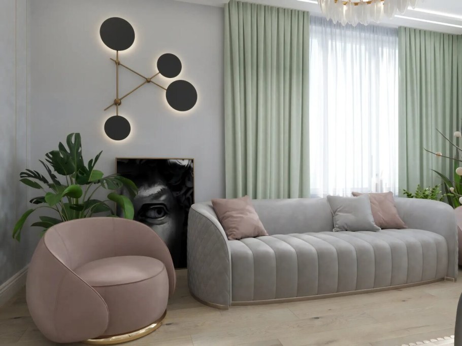 Кресло пудрового цвета