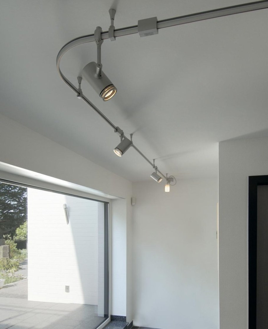 Трековый шинопровод next 2 м с софитами