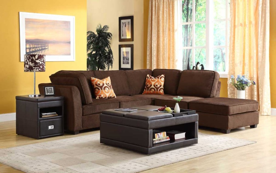 Коричневая мягкая мебель в интерьере