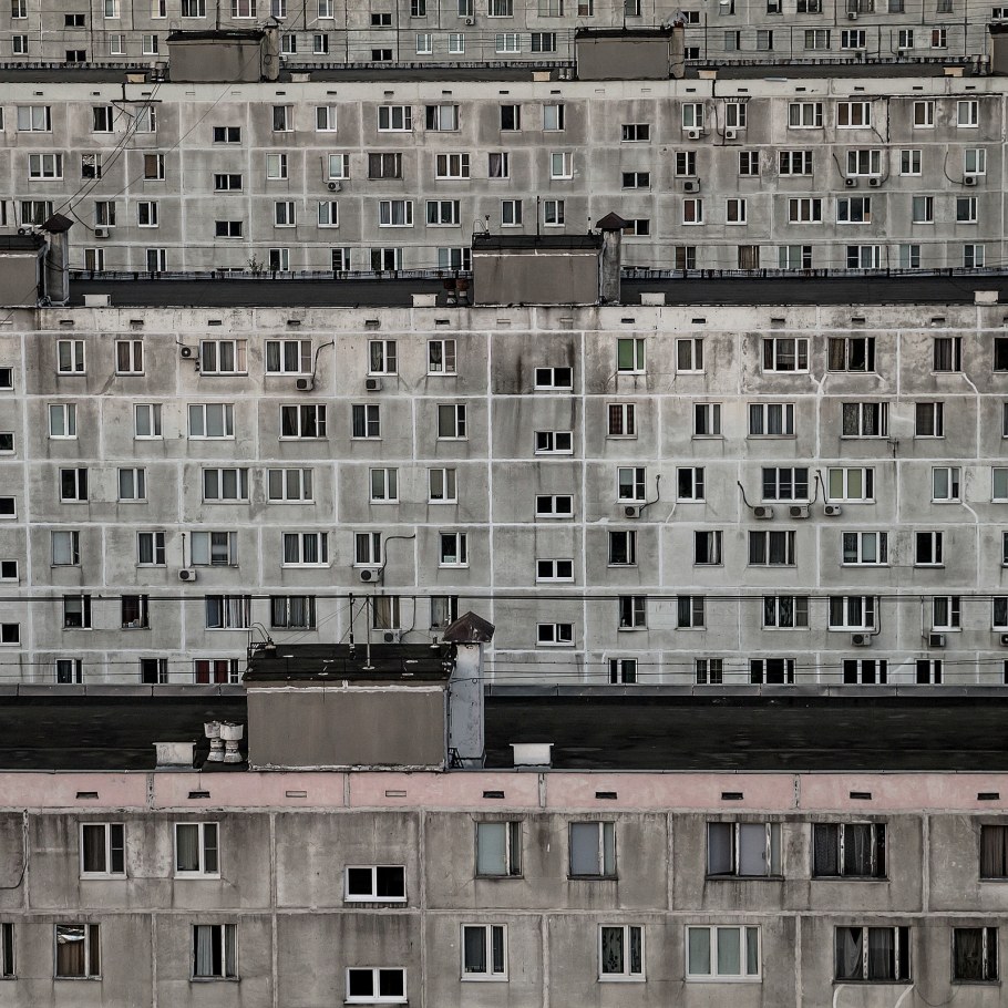 Серые панельки