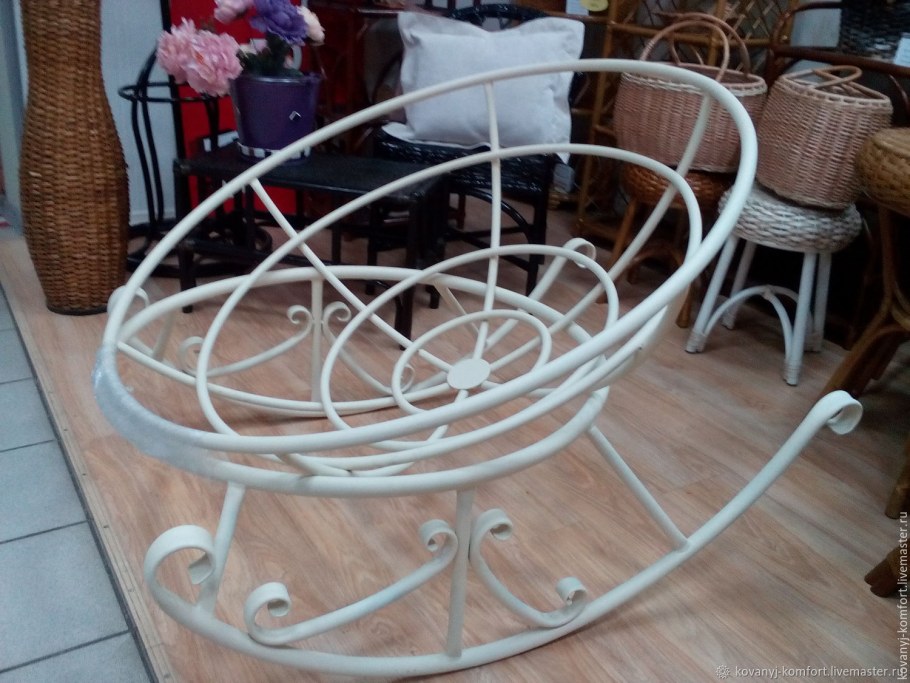 Кресло качалка холодная ковка