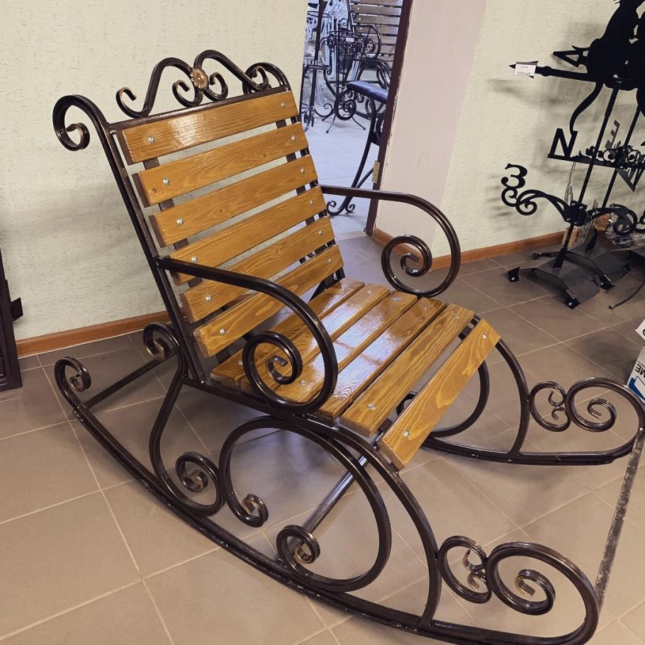 Кресло качалка из металла