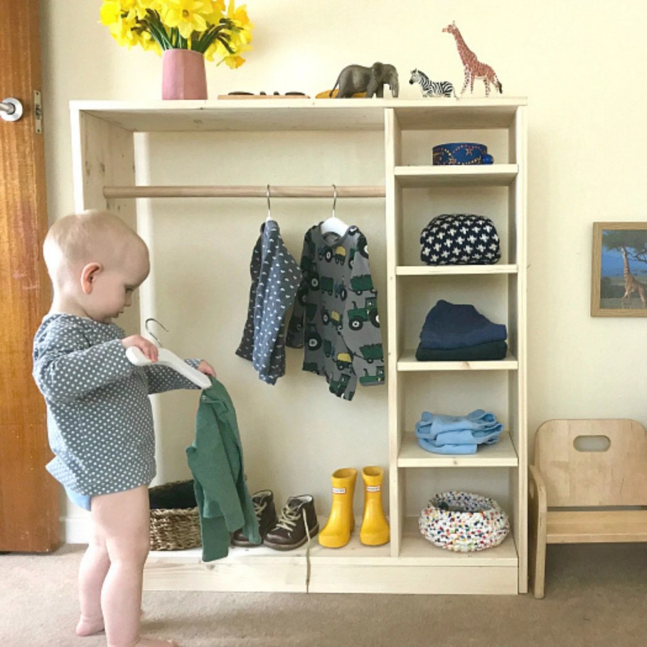 Детская прихожая Монтессори