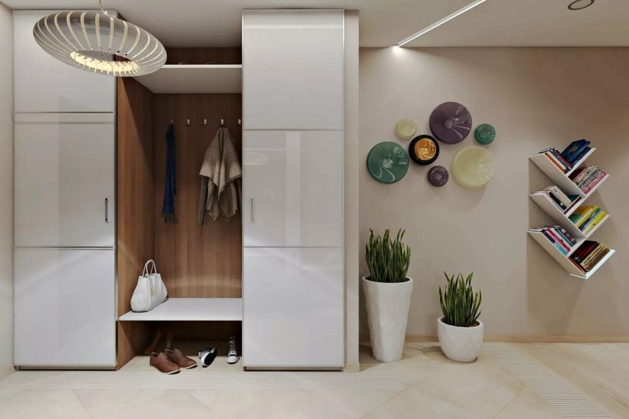 Вместительный шкаф в прихожую