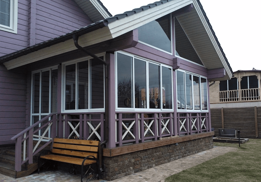 Остекление веранды дачного домика