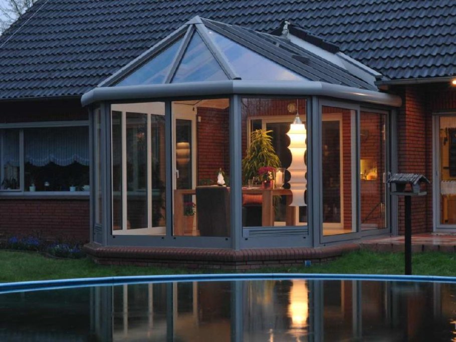 Полукруглые застекленные веранды