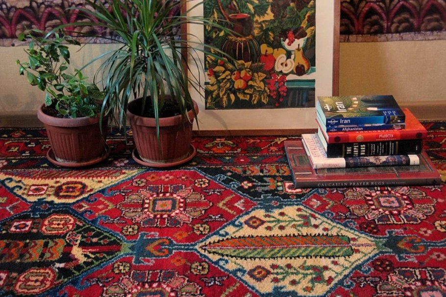 Ковер на стене в интерьере