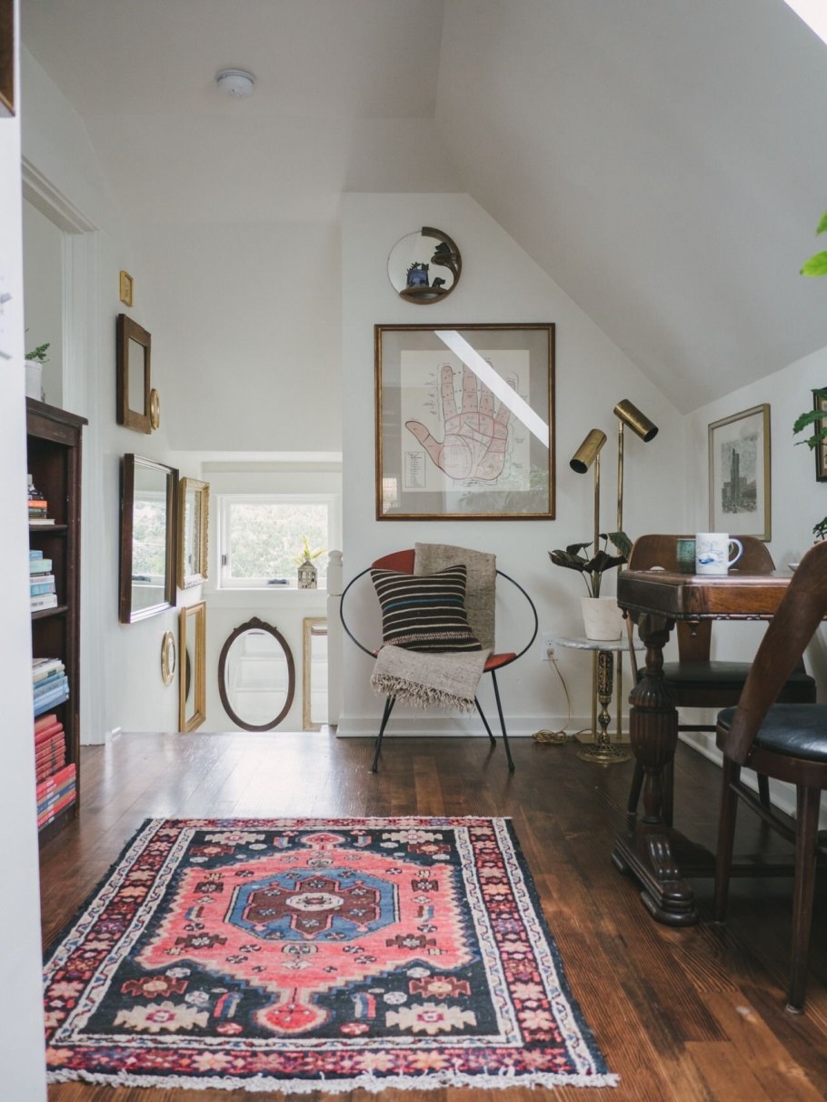 Винтажный ковер в современном интерьере