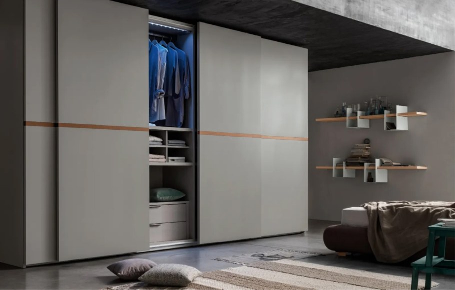 Компланарный шкаф купе Италия