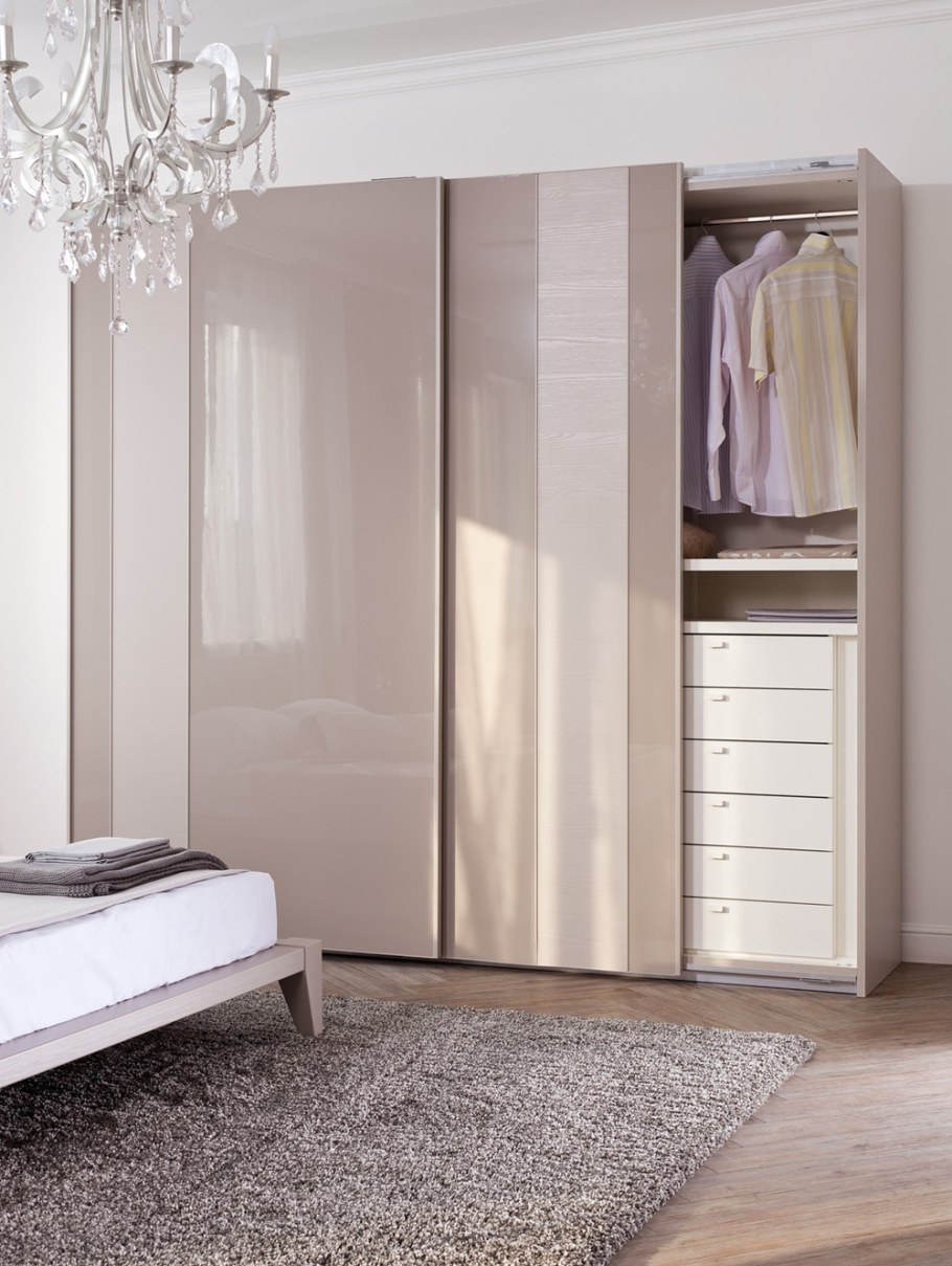 Шкаф в спальню