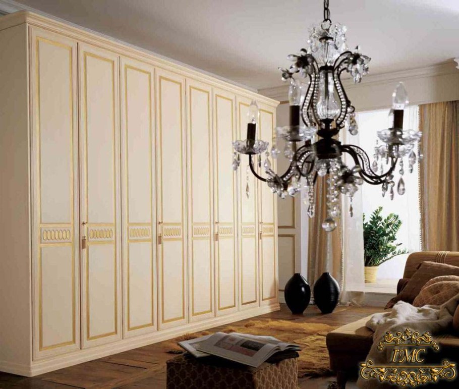 Платяной шкаф Италия