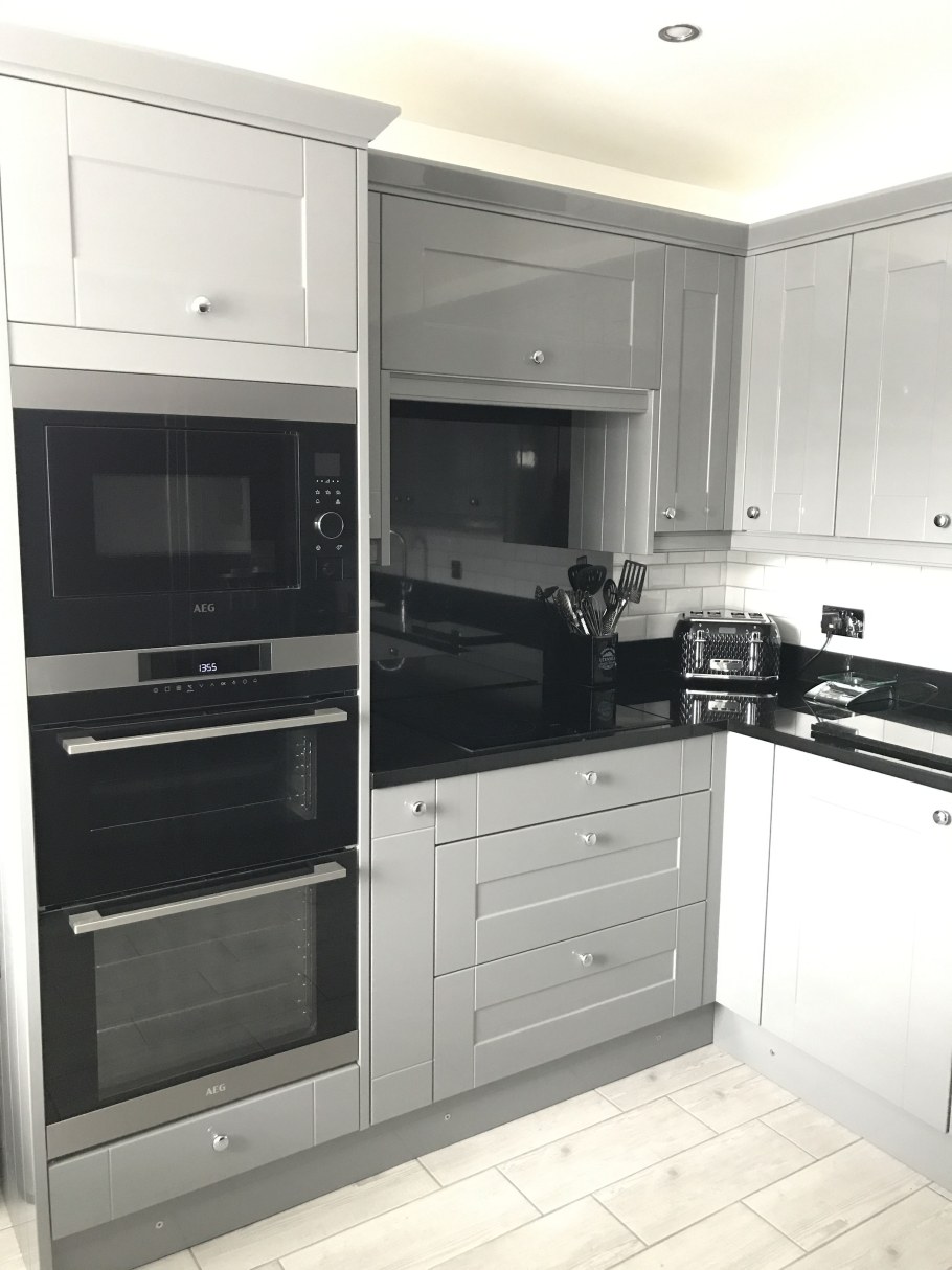 Гарнитур со встроенной техникой