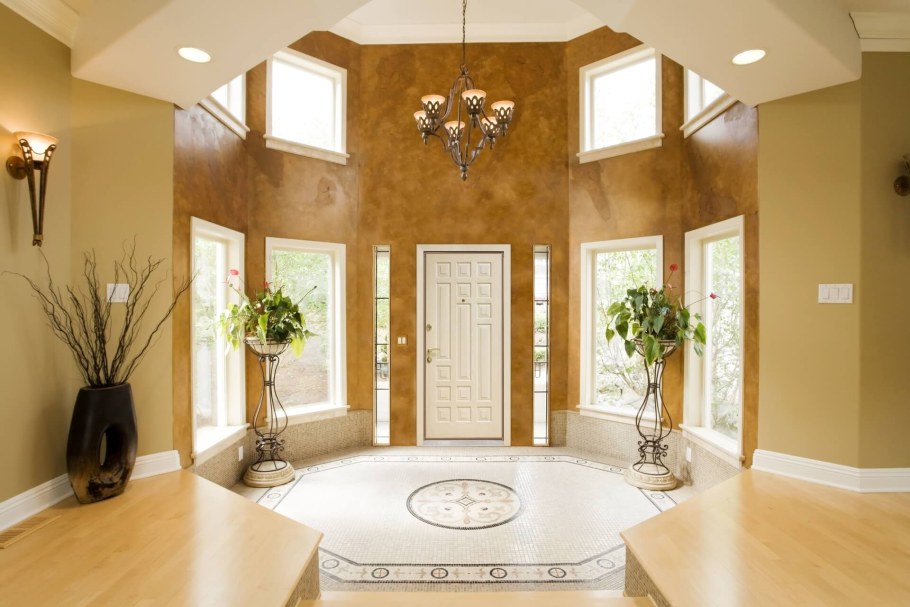 Стеклянная прихожая в частном доме