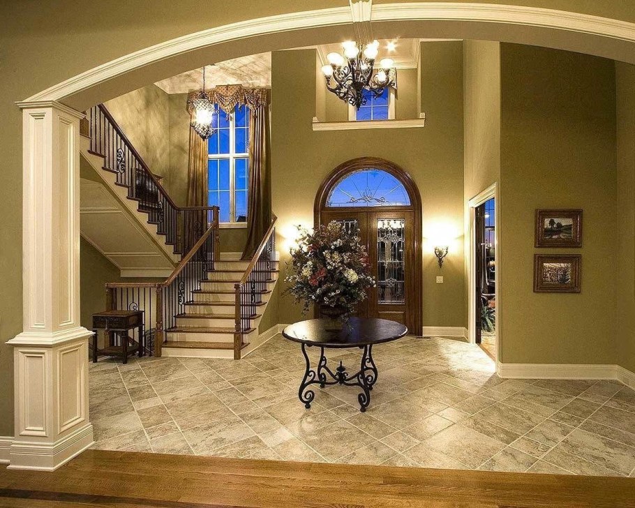 Холл в доме