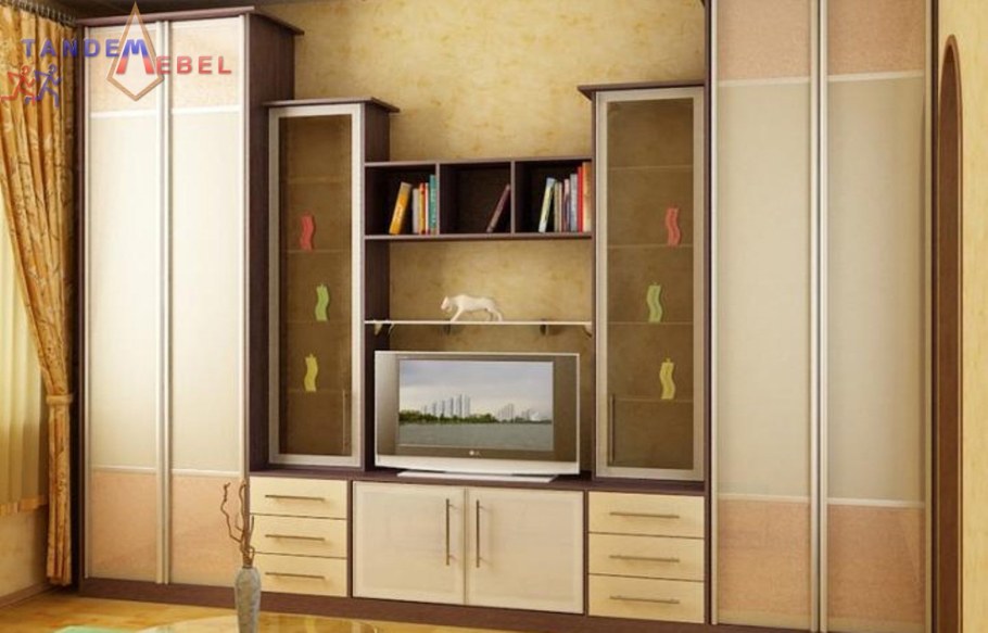 Стенка с двумя шкафами