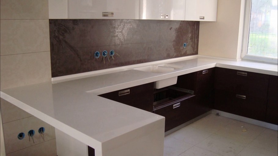 Стол из столешницы для кухни