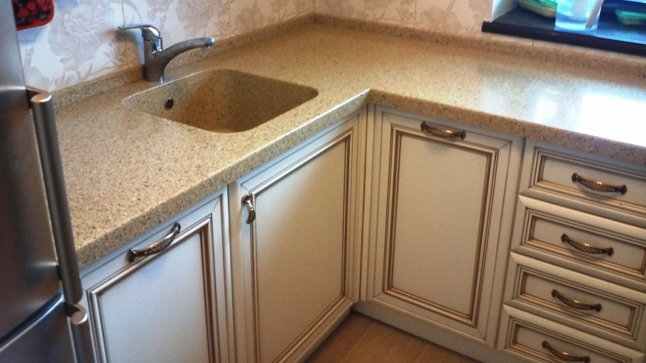 Столешница из искусственного камня