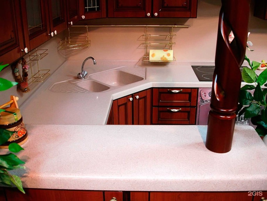 Угловая столешница из камня