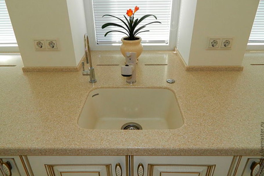 Каменные столешницы из искусственного камня для кухни