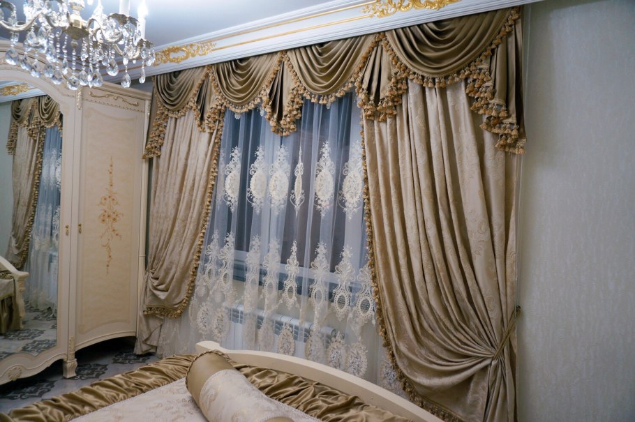 Шикарные шторы для зала