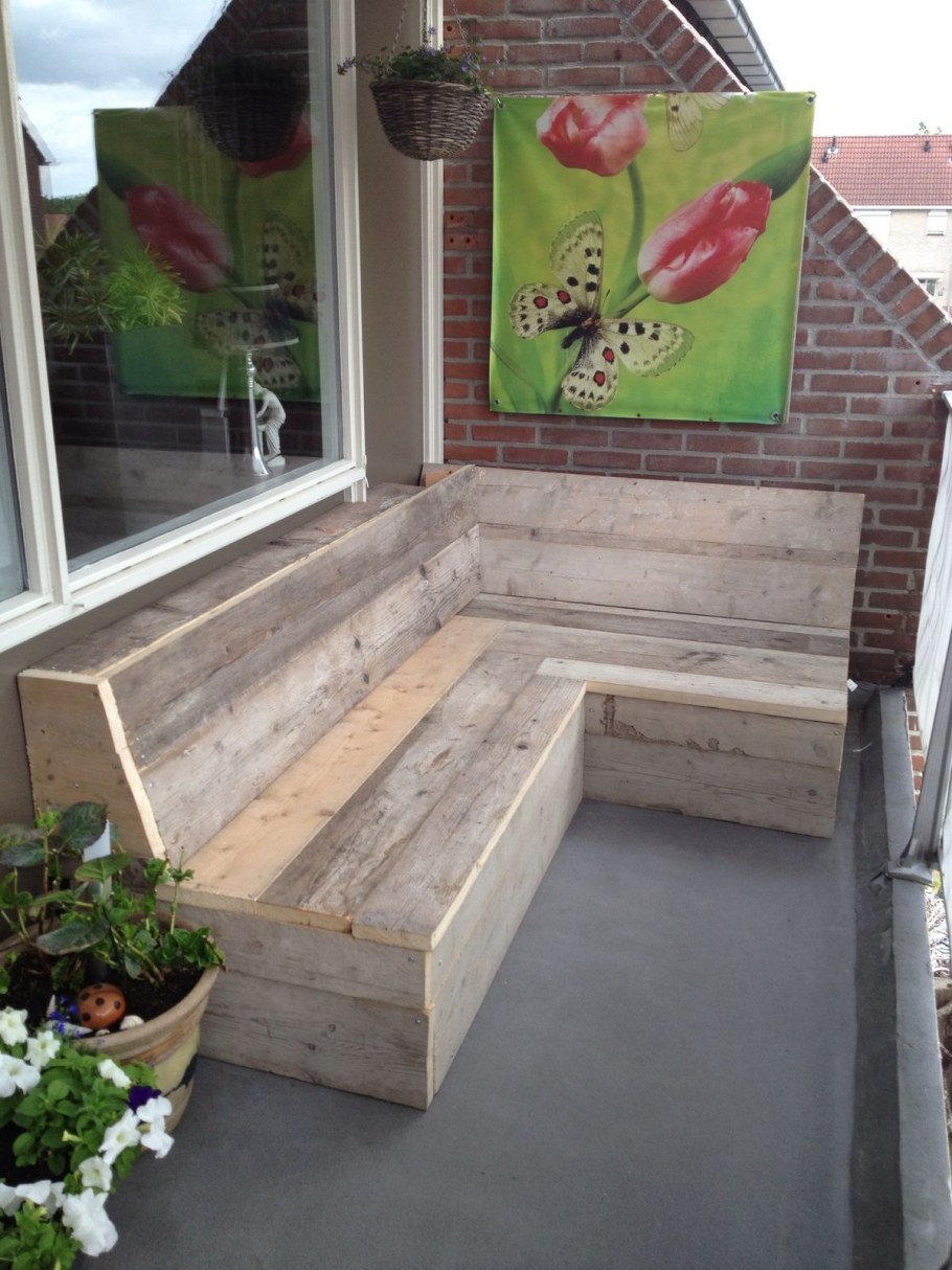 Лавочка на балкон