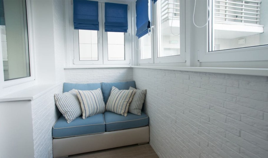 Маленький диванчик на балкон