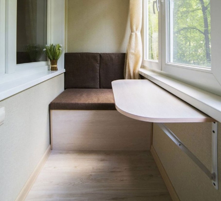 Стол на балкон