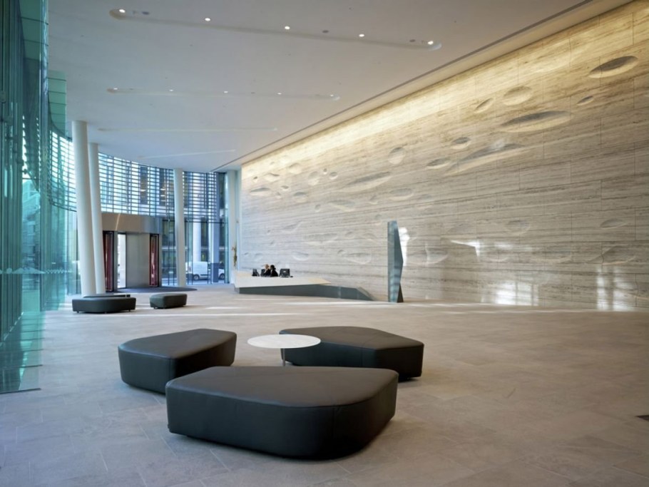 Отделка стен травертином