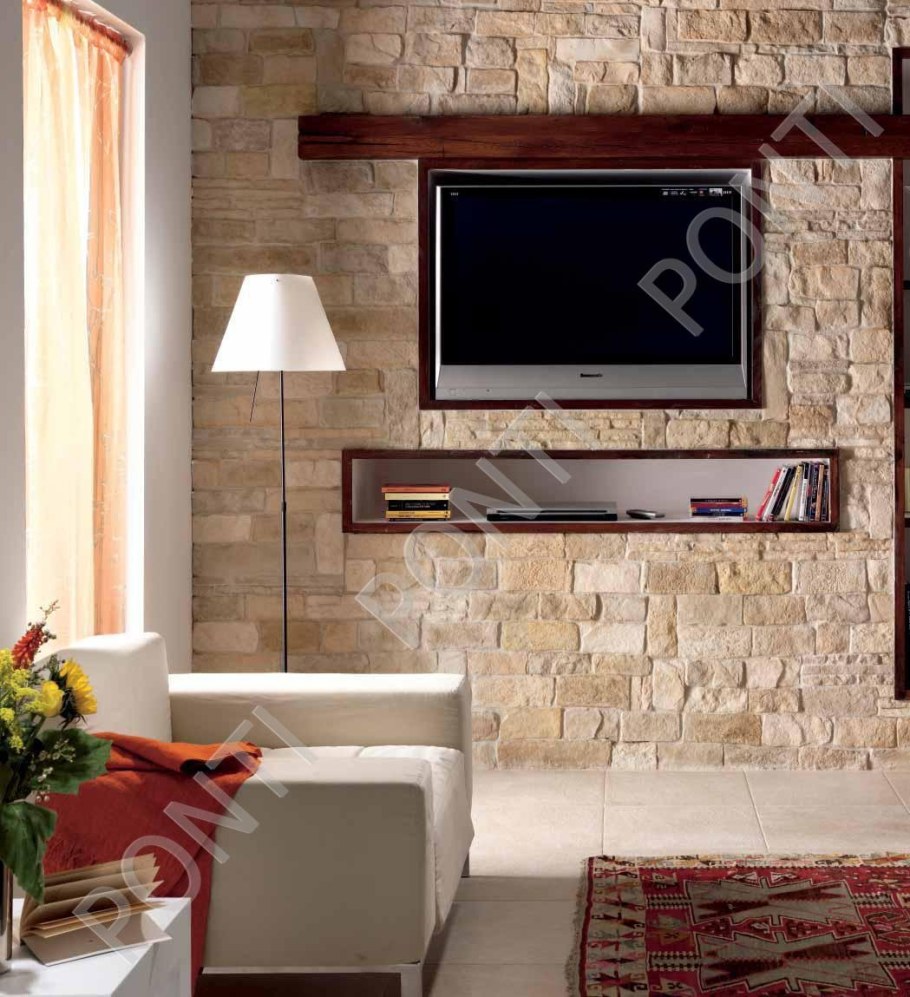 Декоративный камень в гостиной
