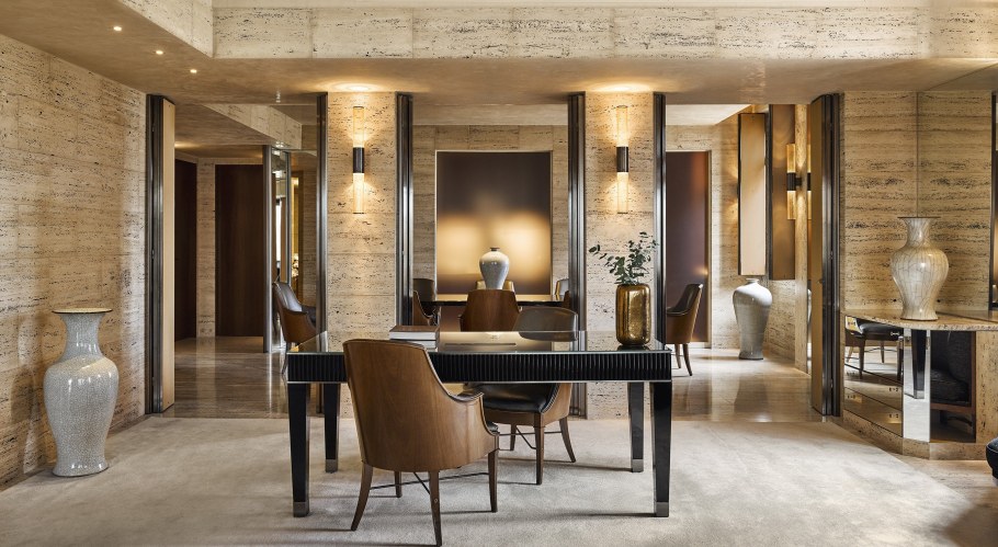 Штукатурка травертин в интерьере гостиной