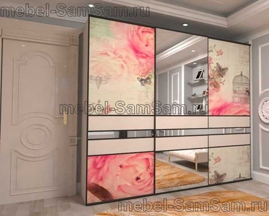 Шкафы с фотопечатью в интерьере комнаты